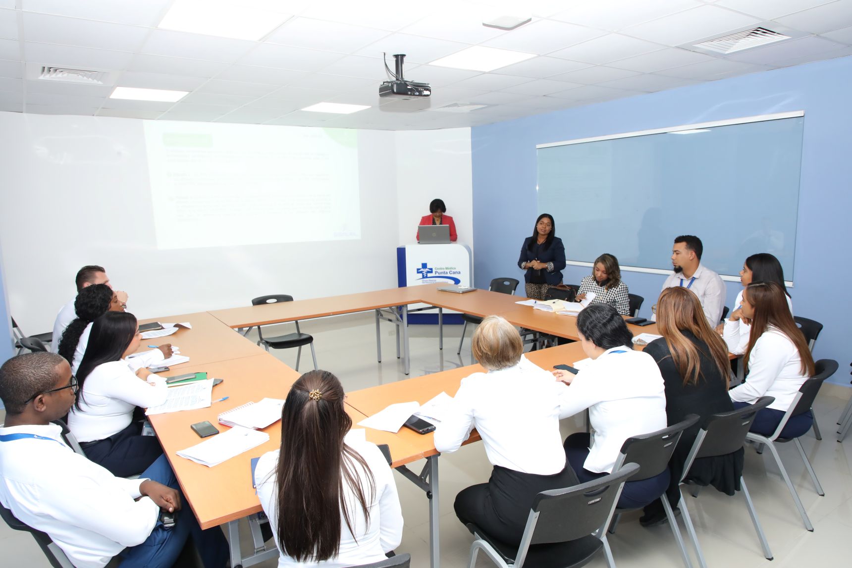 SISALRL realiza jornada de capacitación y orientación en centros médicos de distintas provincias del país