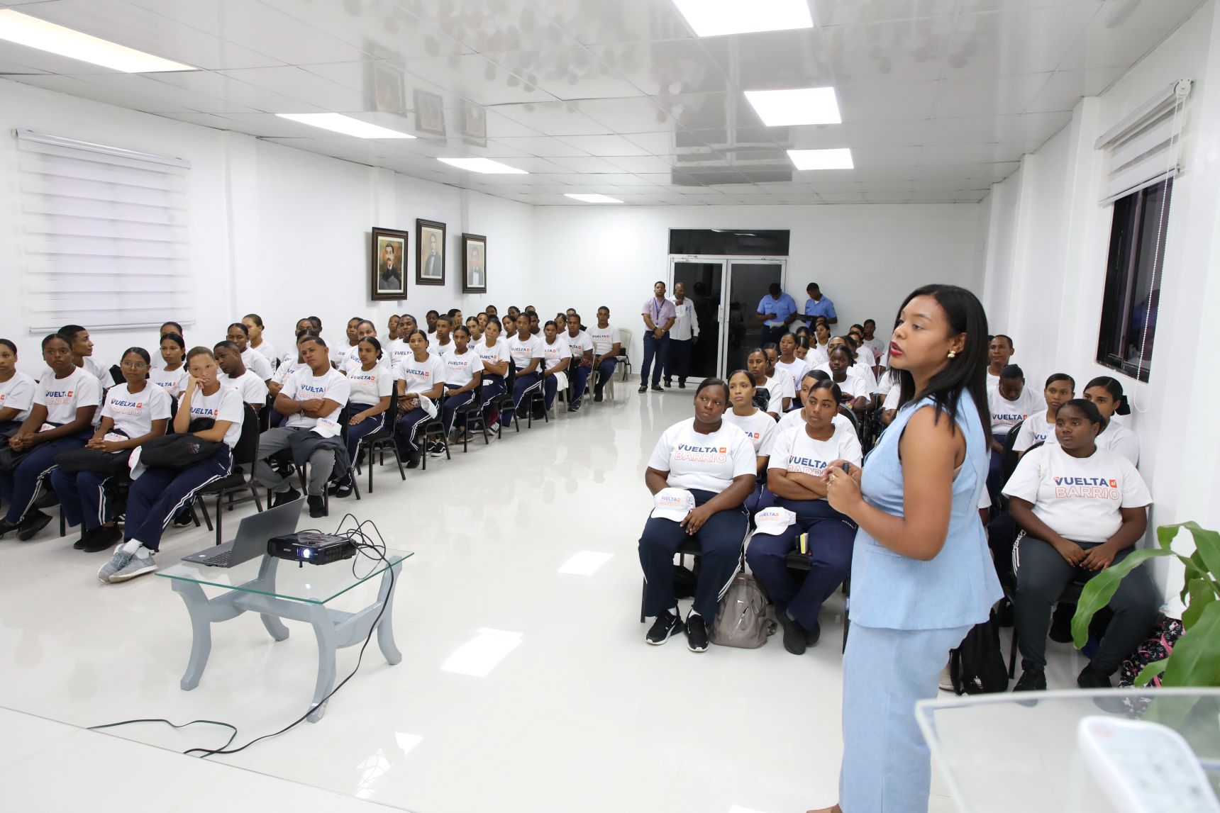SISALRIL realiza jornada de orientación del Seguro Familiar de Salud en Pedernales