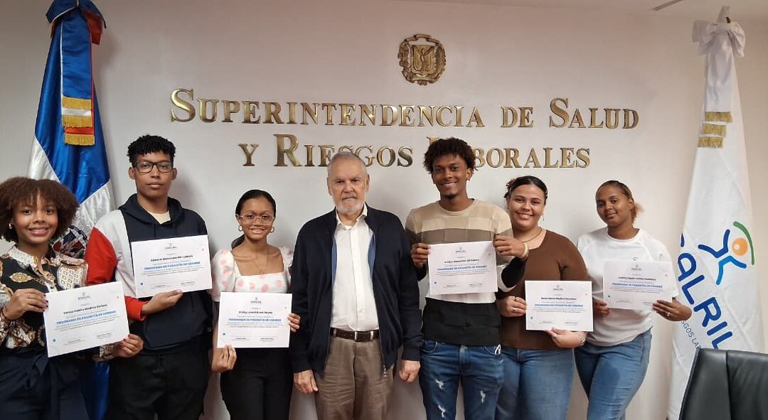 Culmina con éxito programa de pasantía “Mi Verano SISALRIL”