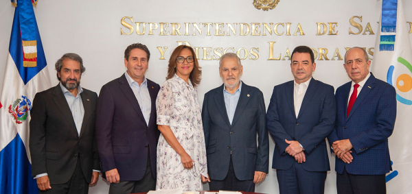 El Superintendente recibe la visita de la Asociación Dominicana de Administradoras de Salud (ADARS).